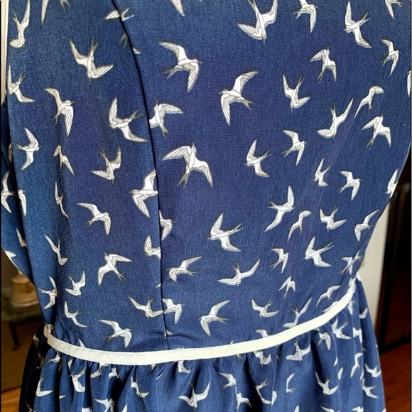 🌵 Beautiful Navy Blue Mini Dress with White Sparrow Bird Print and Piping Sz M - Picture 3 of 7